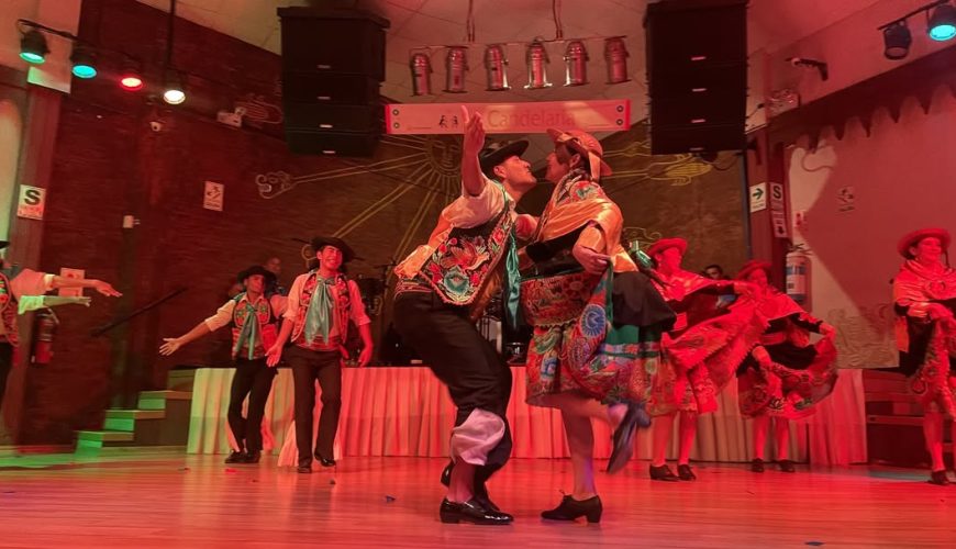 MAGIA BAJO LAS ESTRELLAS: FUENTES, DANZAS Y GASTRONOMÍA EN UNA NOCHE UNICA